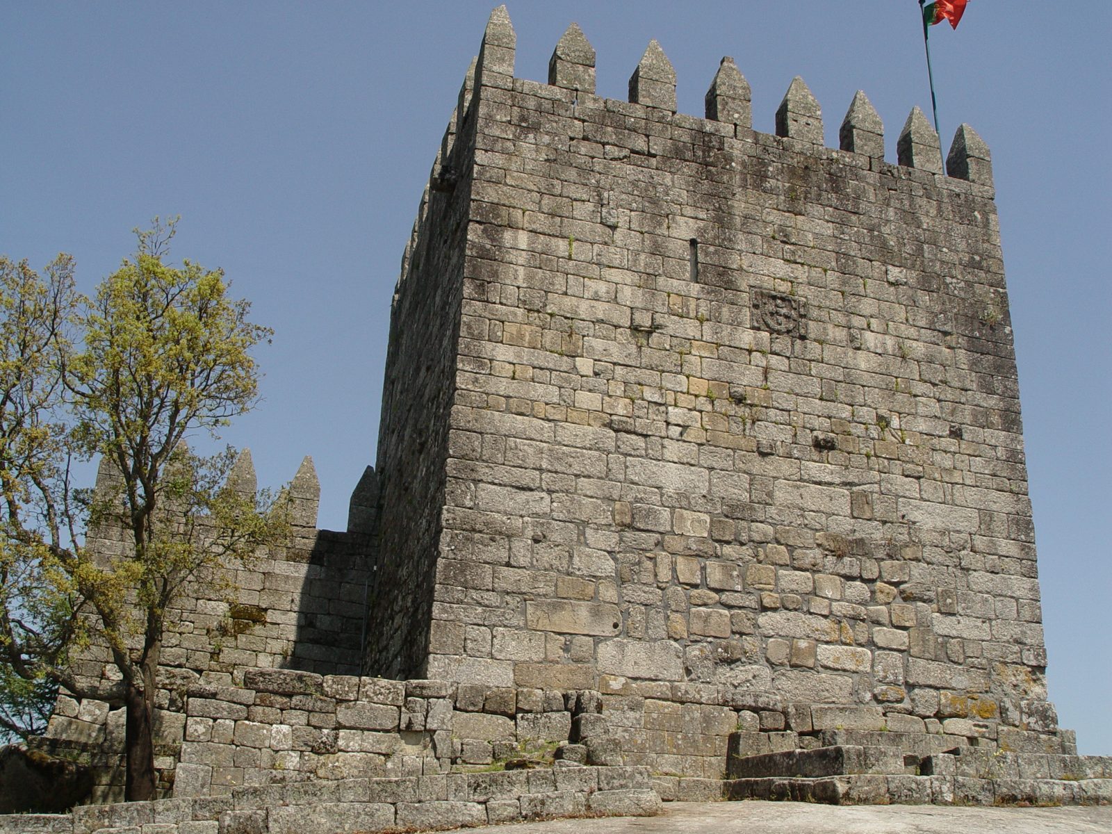 Lanhoso castle — the rock where, tradition says, he locked her up